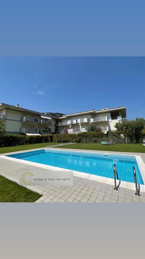 דירות טורבולה Garden & Pool Perugini מראה חיצוני תמונה